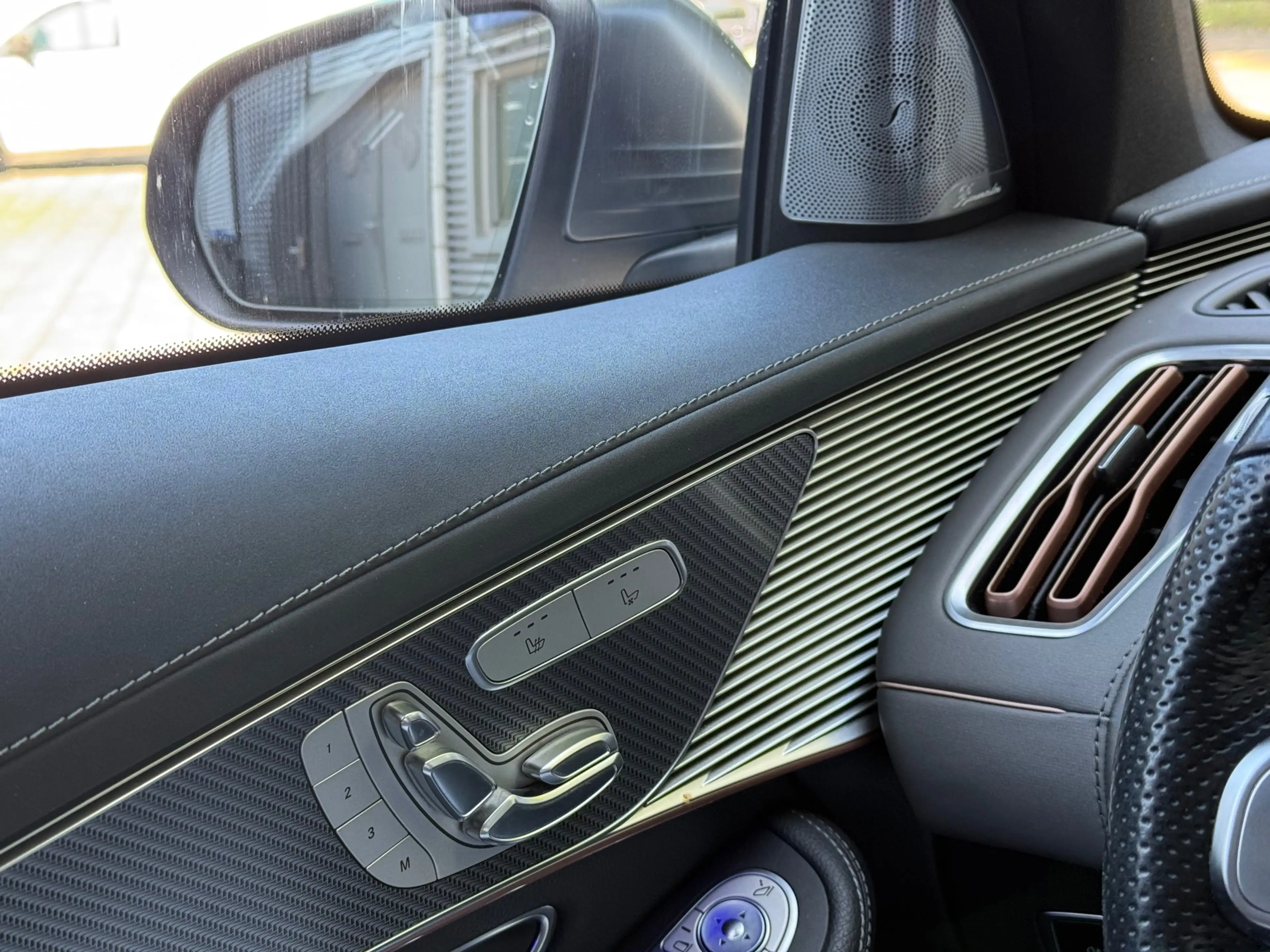 Mercedes-Benz EQC 400 4-Matic AMG 300KW l Pano l Headup l 360 Camera l B — photo 26