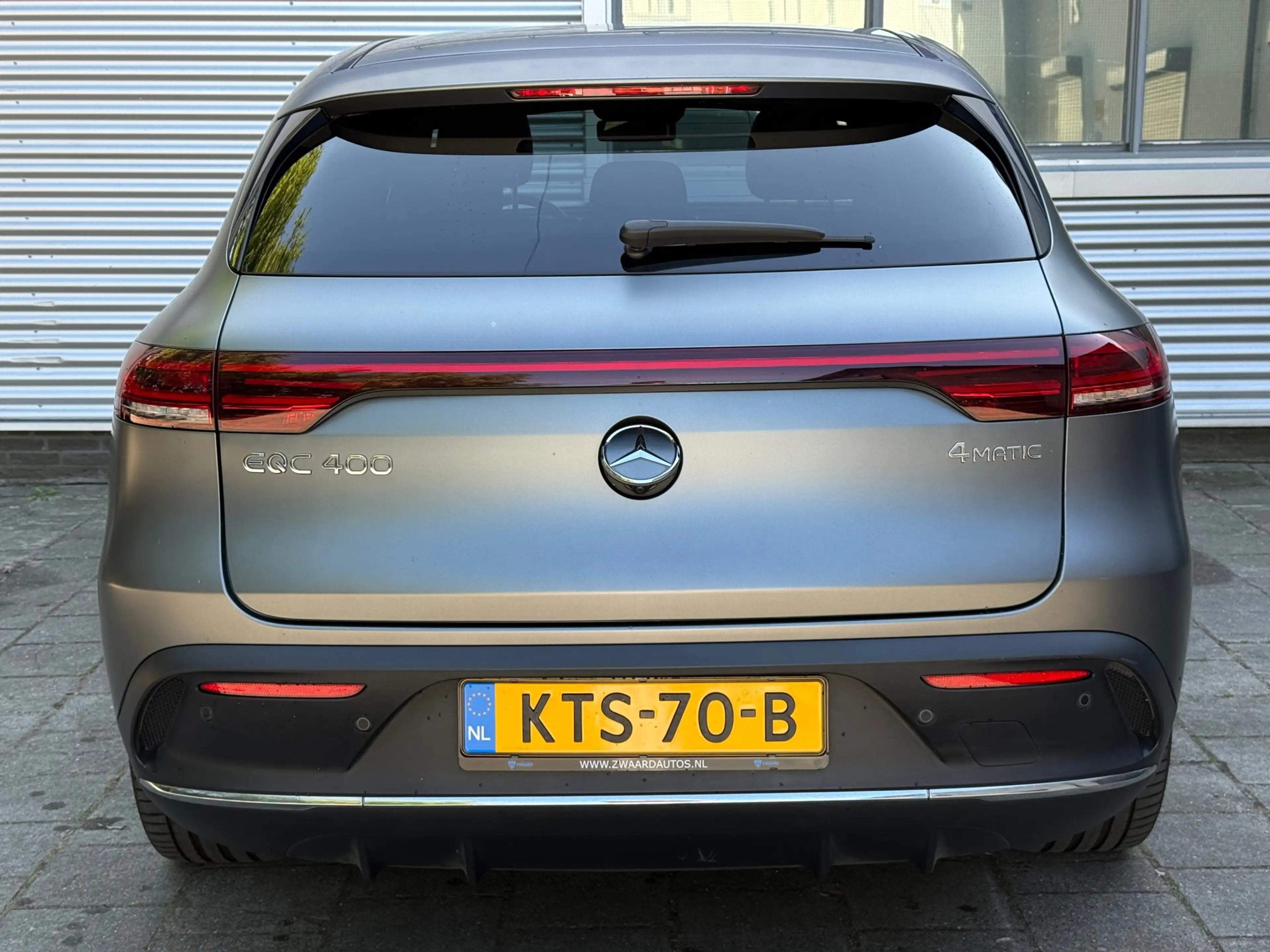 Mercedes-Benz EQC 400 4-Matic AMG 300KW l Pano l Headup l 360 Camera l B — photo 10