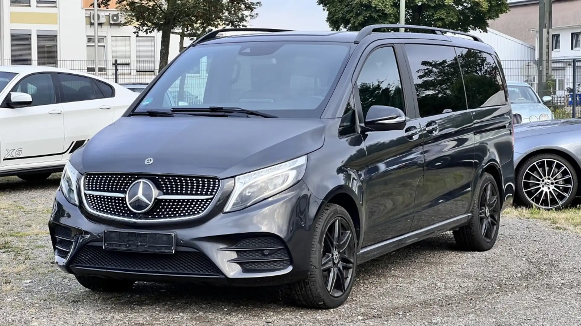 Mercedes-Benz V 300 d EDIT19#4M#Liegepkt#DAB#Ambi#AHK#Sthz#AMG Black - 2