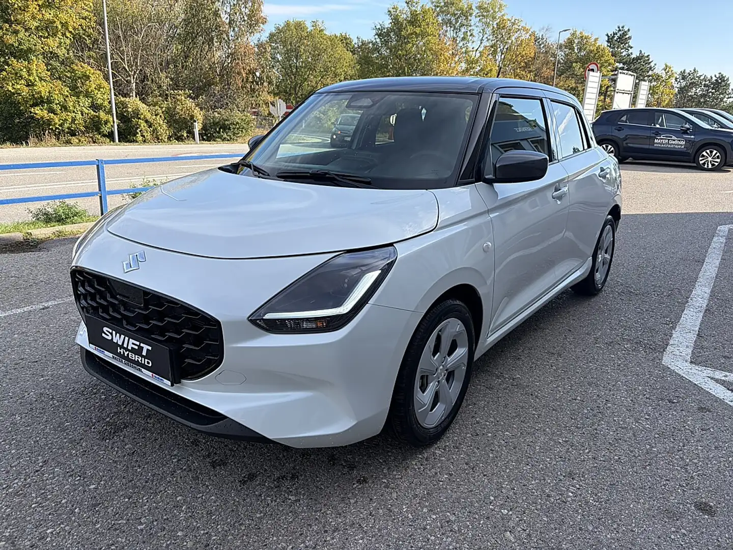 Suzuki Swift 1,2 Hybrid Shine CVT Aut. Weiß - 2