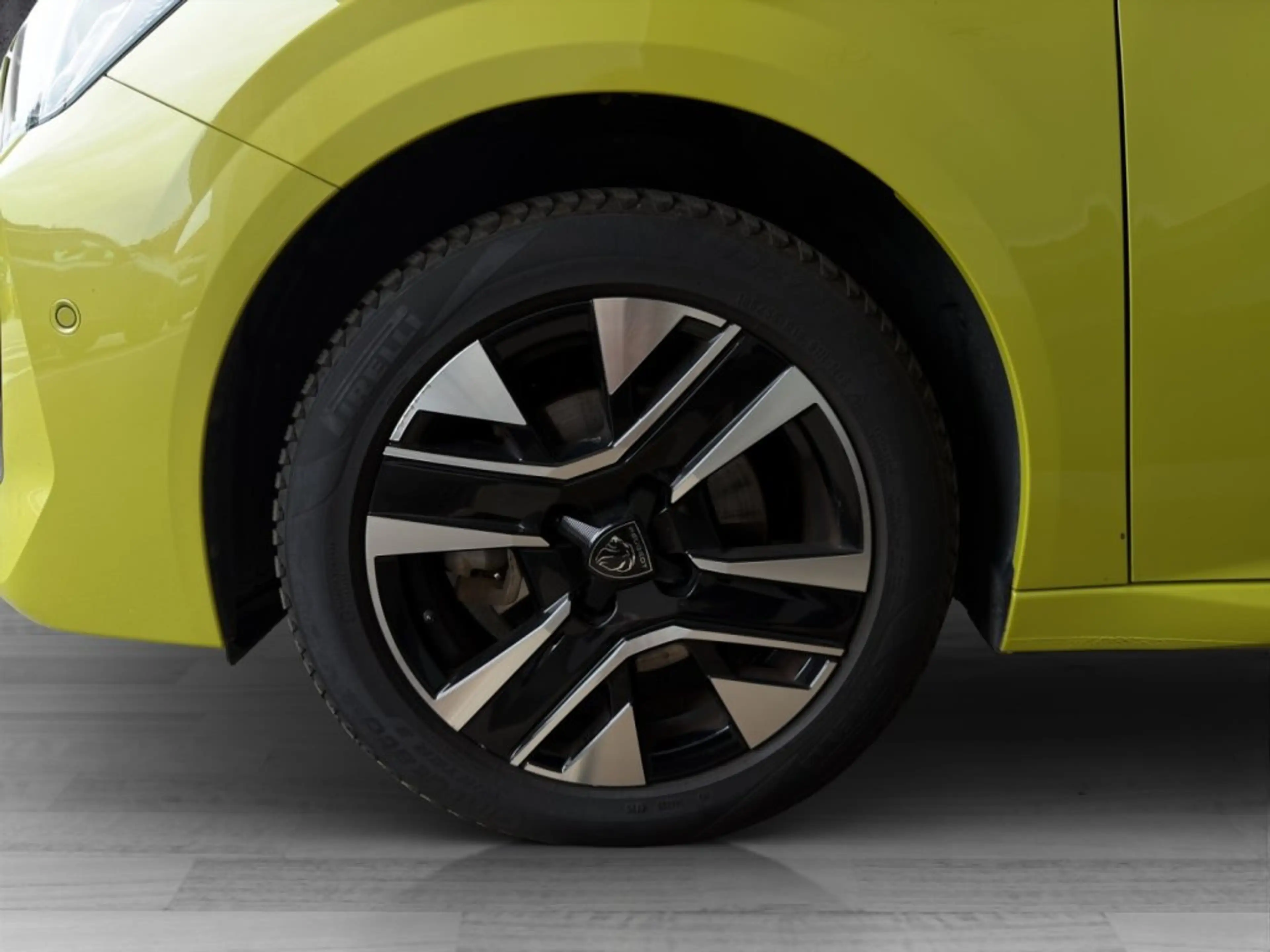 Peugeot 208 ALLURE Hybrid 110 e-DCS6 — photo 15