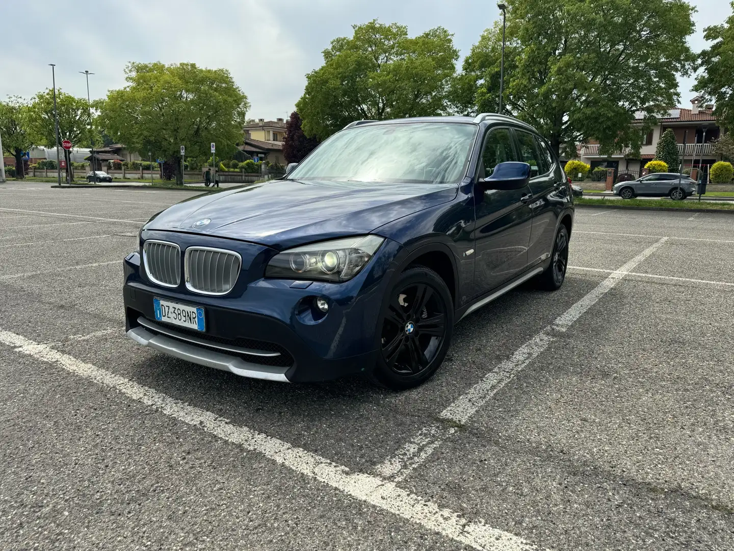 BMW X1 xdrive23dA Futura Bleu - 1