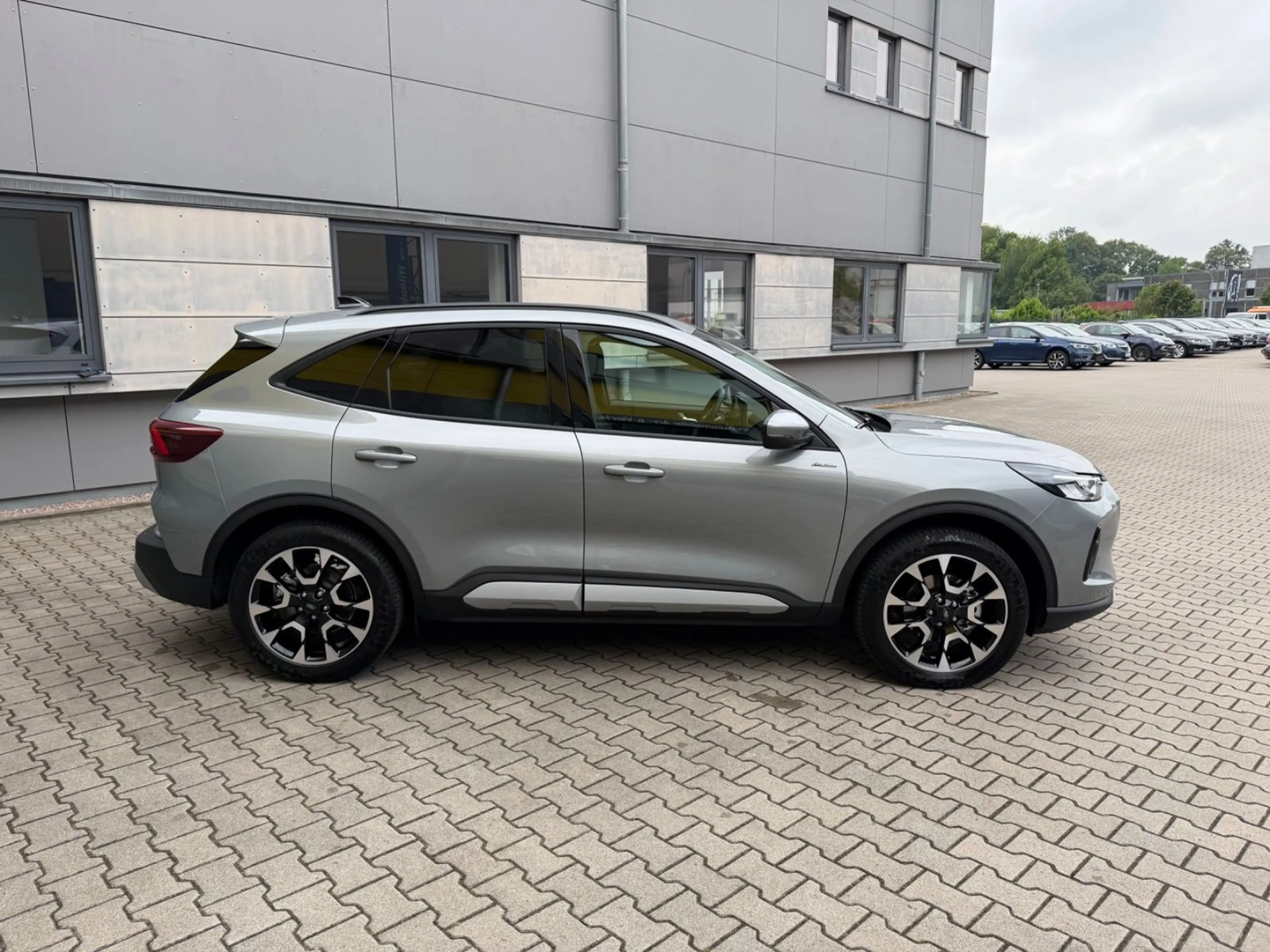 Ford Kuga Hybrid Active/SPURH*/TEMPOMAT/KEYLESS/NAVI — photo 7