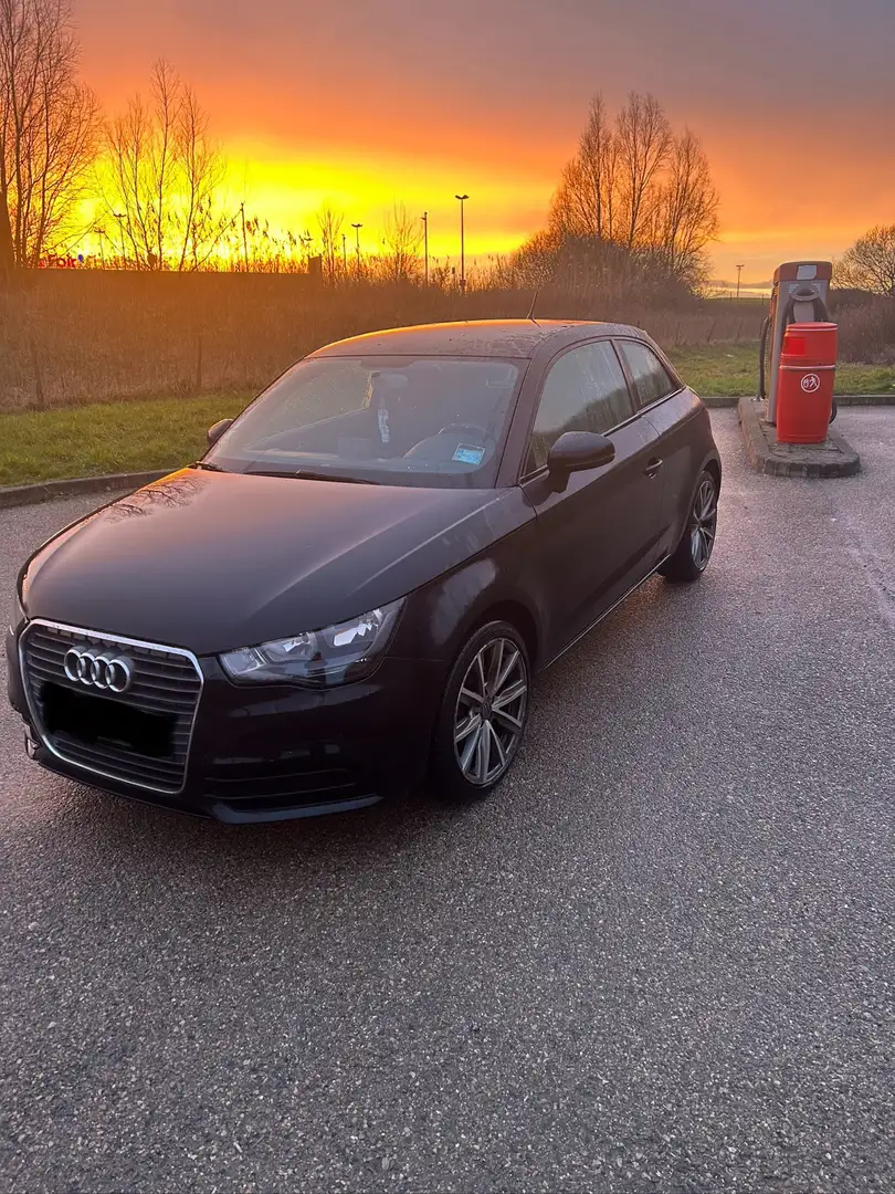 Audi A1 1.6 TDI 105 Attraction - 1