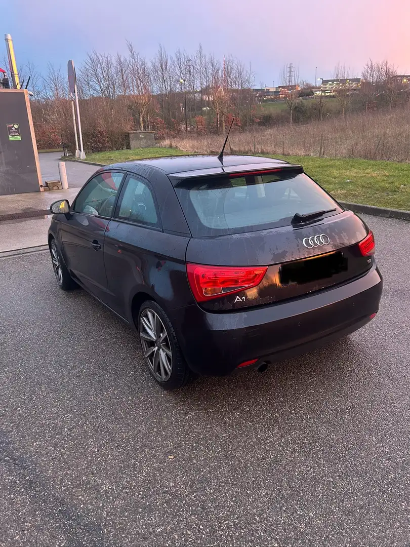 Audi A1 1.6 TDI 105 Attraction - 2