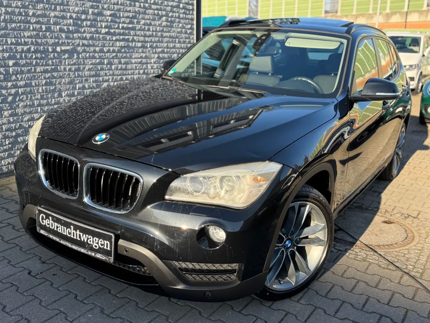 BMW X1 20 i xDrive Sport Line Automatik Pano Xenon Noir - 2