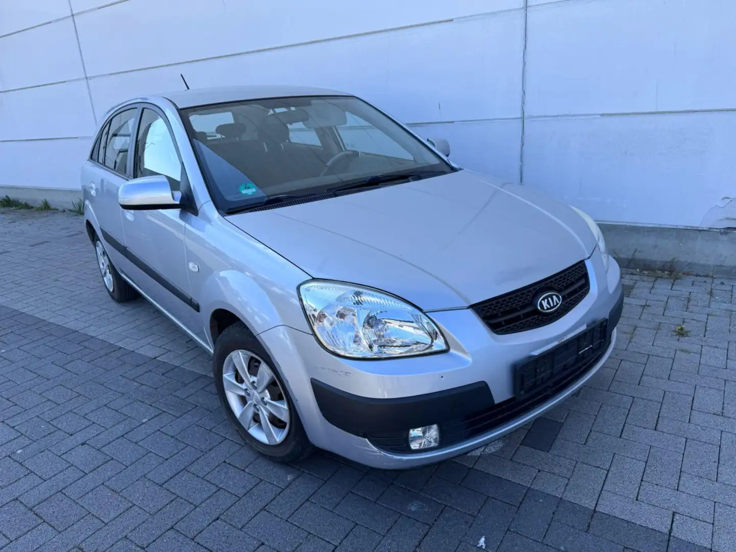 Kia Rio Rio 1.4 Attract Blanco - 1
