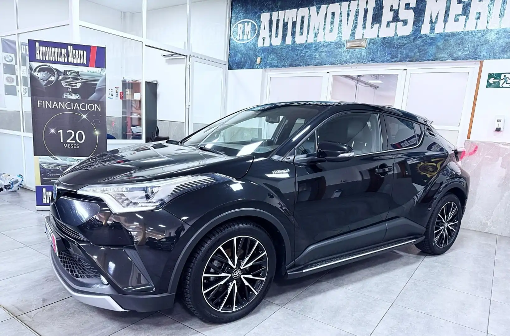 Toyota C-HR 125H Active Zwart - 2