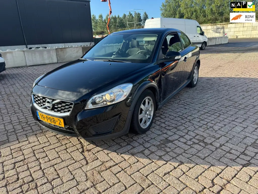Volvo C30 2011 из Европы — купить под ключ