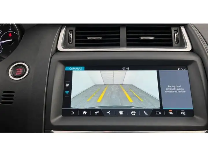 Jaguar E-Pace 2018, foto 10