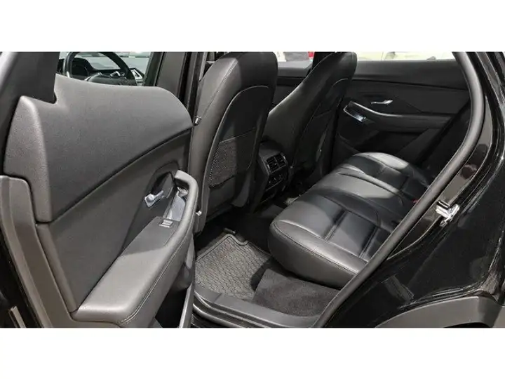 Jaguar E-Pace 2018, foto 6