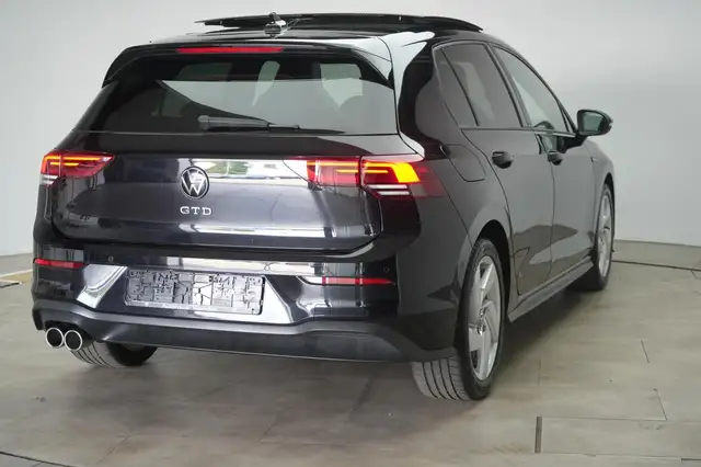 Volkswagen Golf view 4