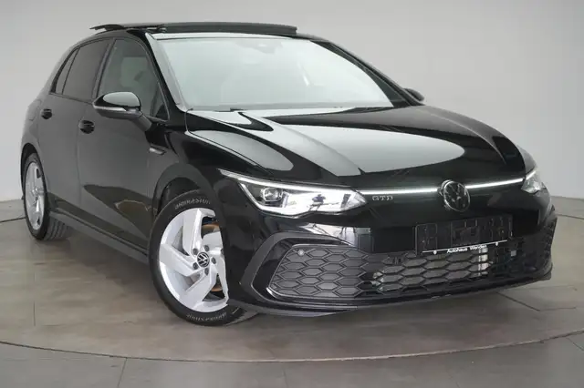 Volkswagen Golf main image