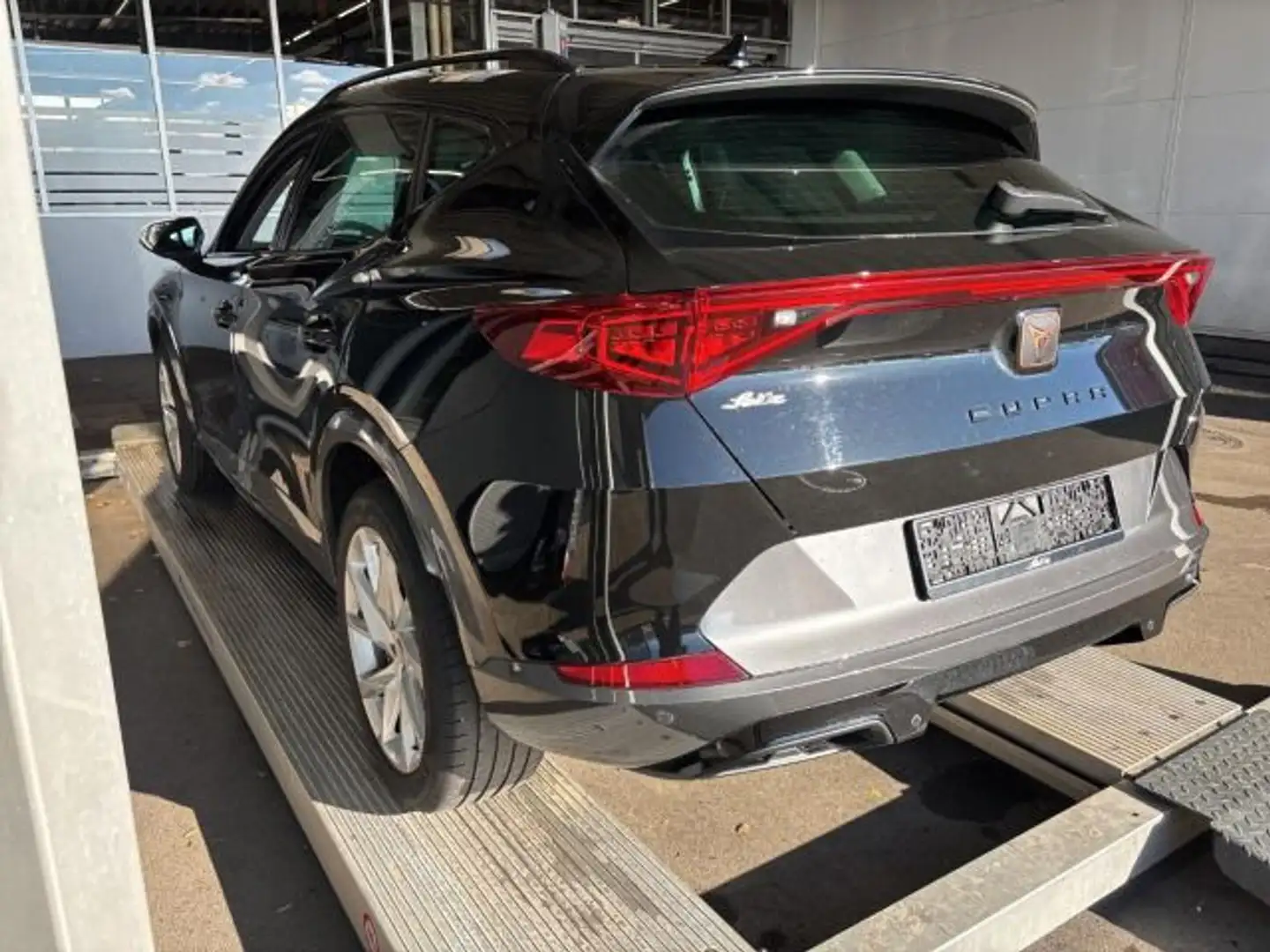 CUPRA Formentor 1.5 TSI DSG KLIMA SHZG PDC LED ACC Schwarz - 2