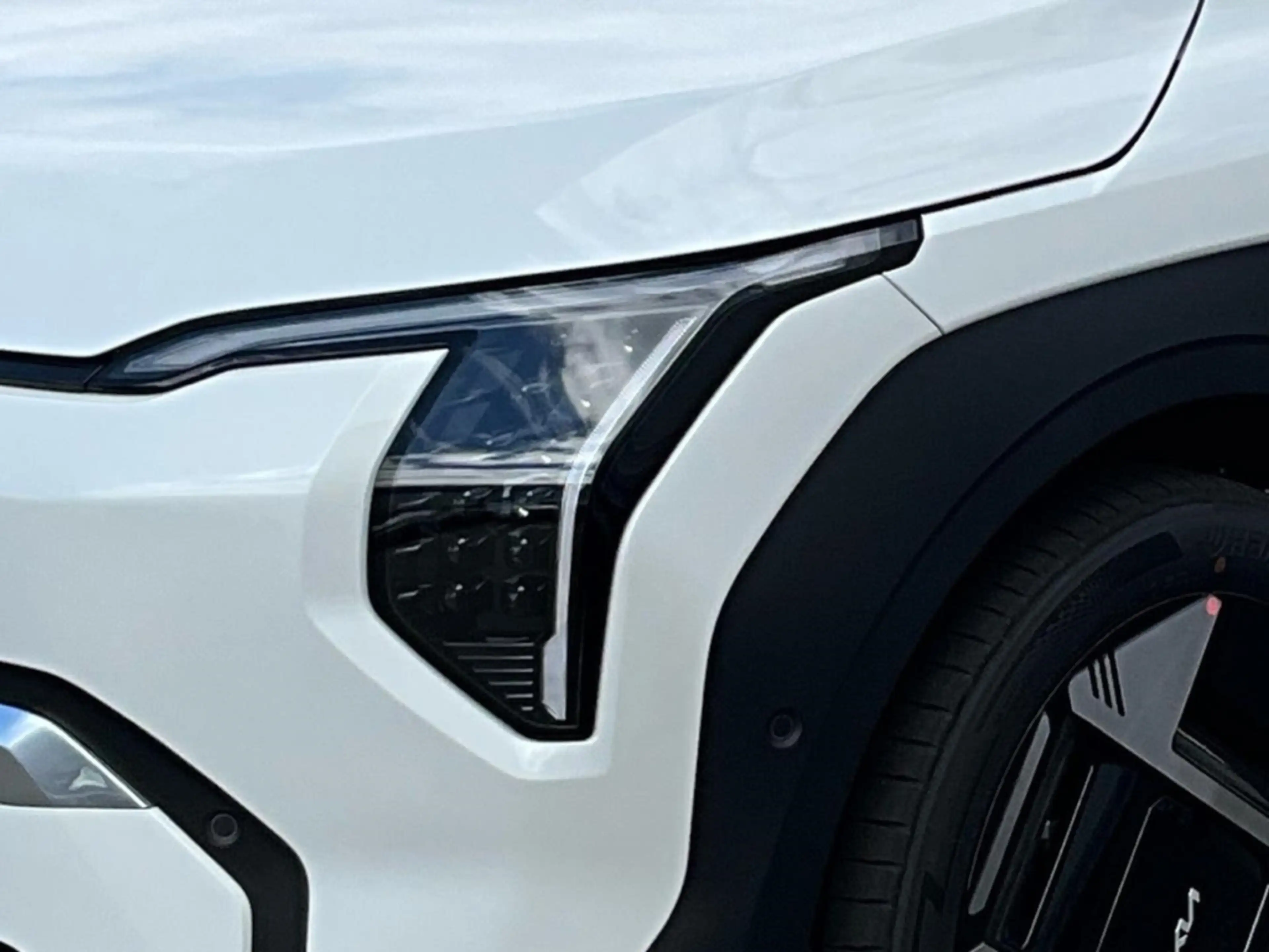 Kia EV3 81,4 Earth Navi Leder AHK Soundsystem 360° Wärmepu — photo 5