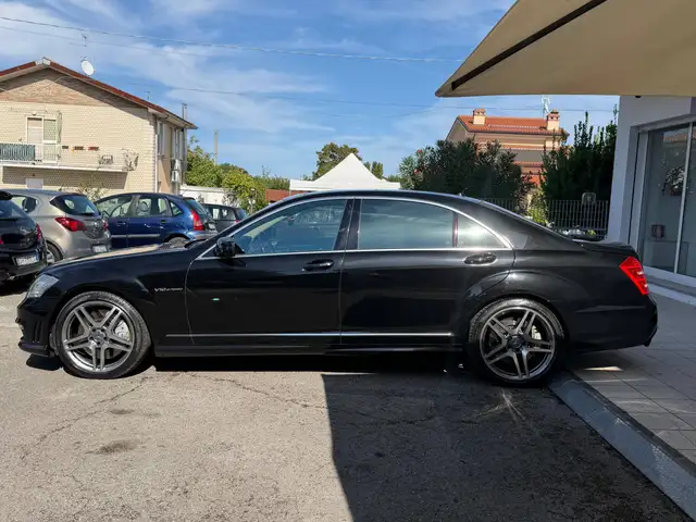 Mercedes-Benz S-Class view 4