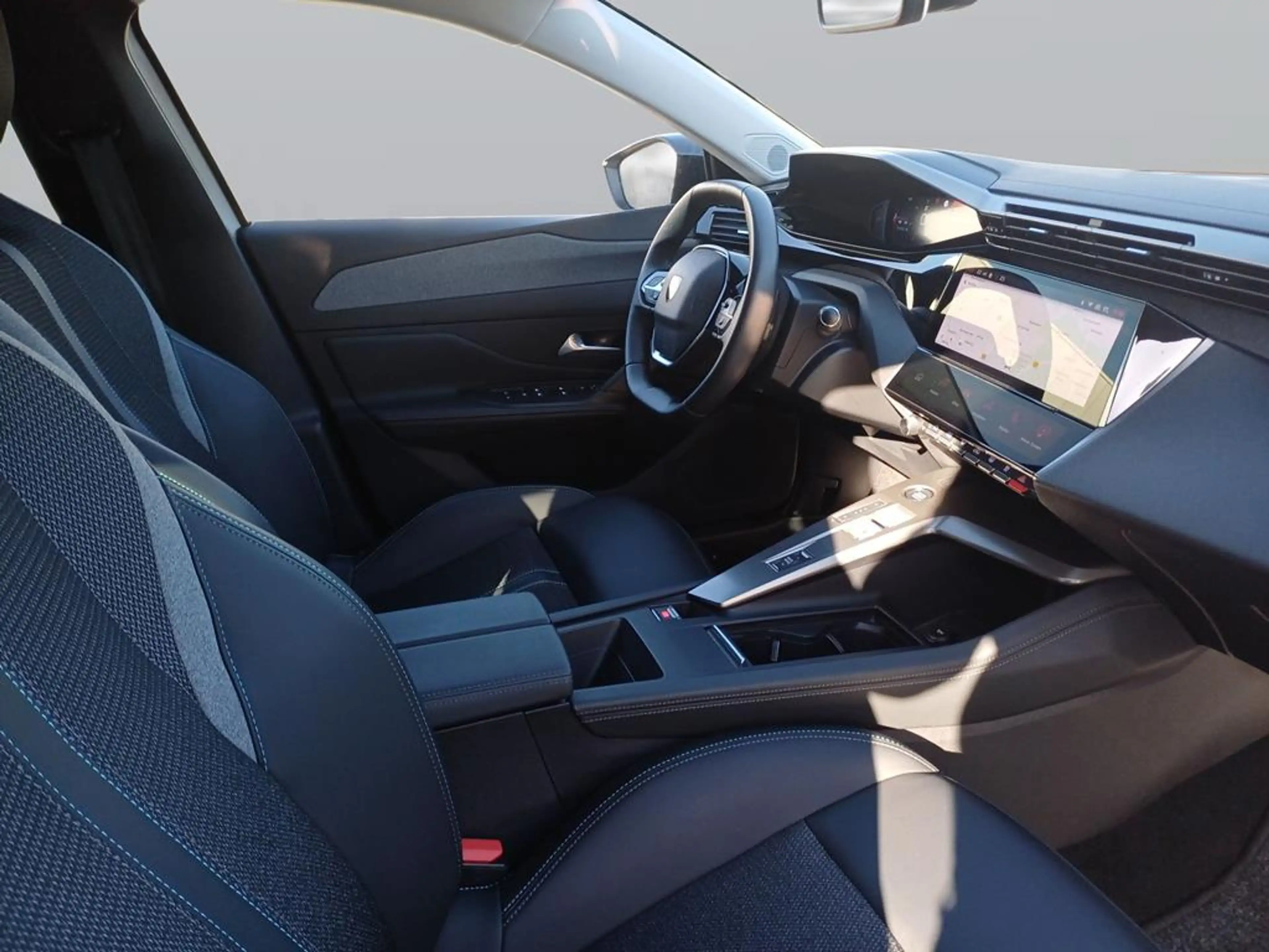 Peugeot 308 Allure — photo 11