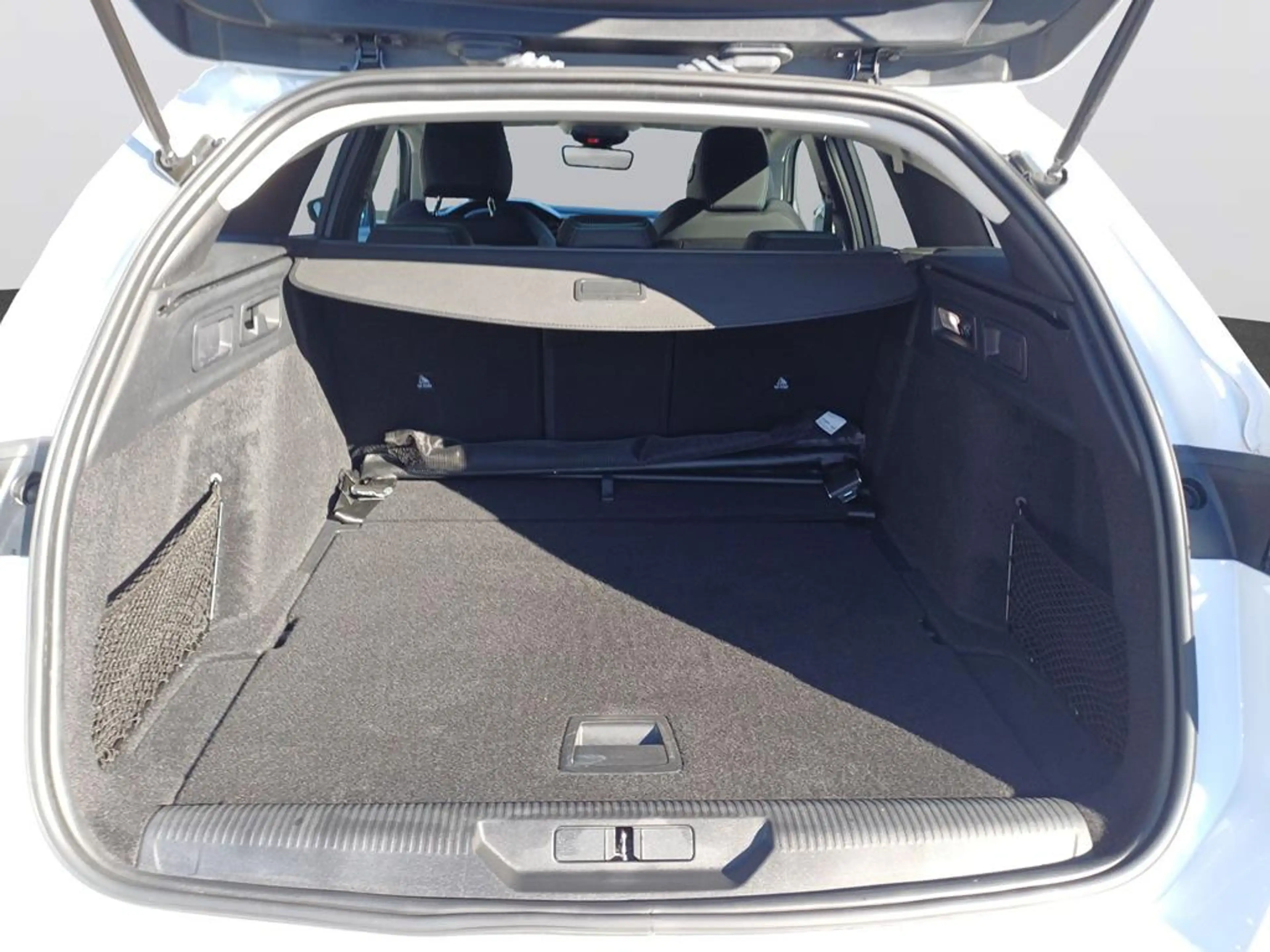 Peugeot 308 Allure — photo 7