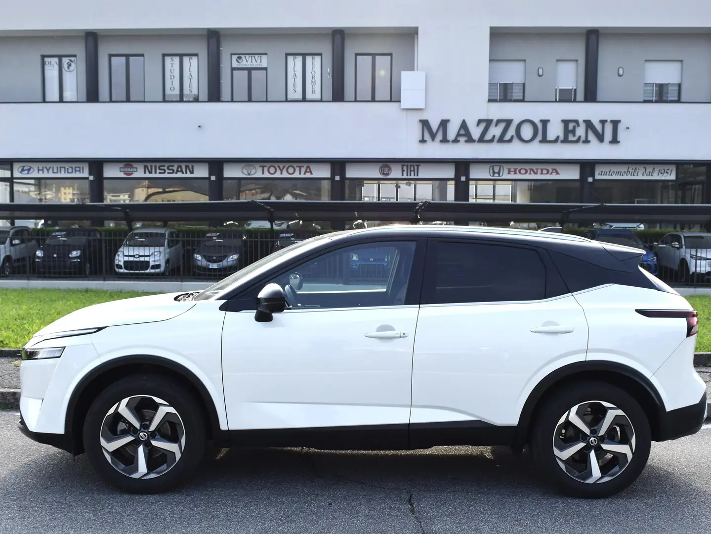 Nissan Qashqai III 2021 1.3 mhev N-Connecta 2wd 140cv Bianco - 1