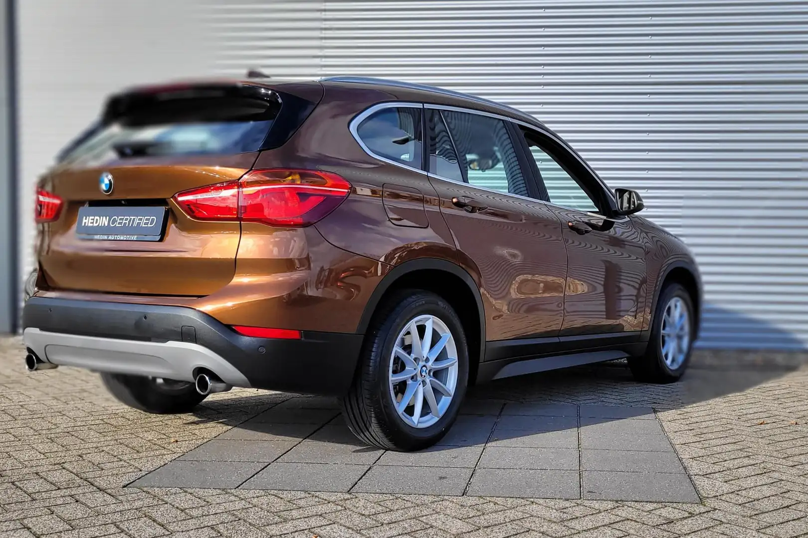 BMW X1 sDrive20i Centennial Executive Marrón - 2