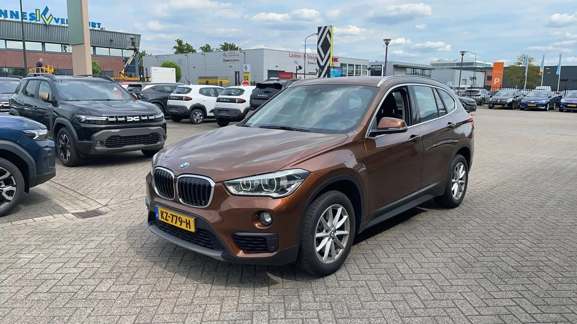 BMW X1 sDrive20i Centennial Executive Brun - 1