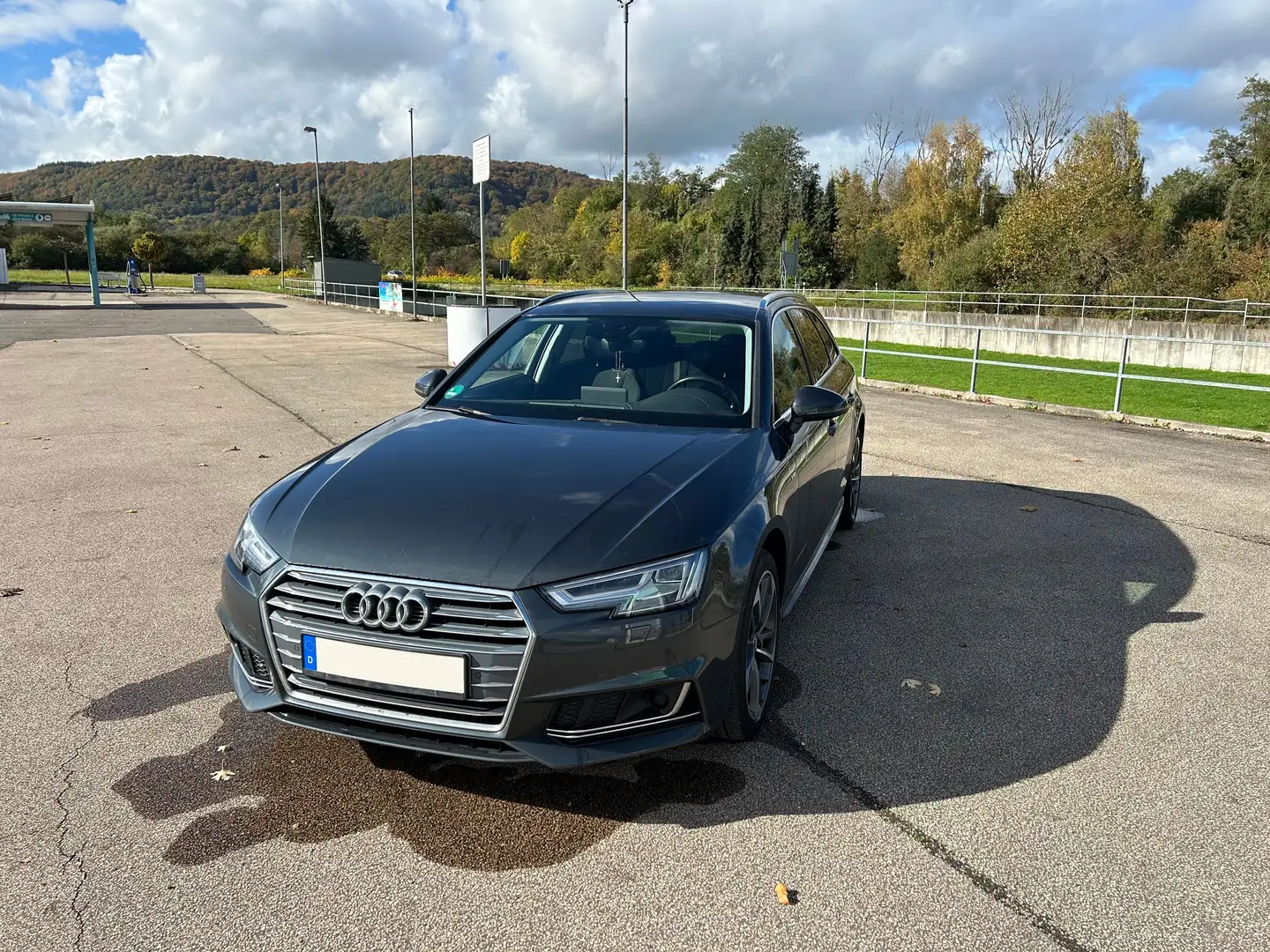 Audi A4 A4 Avant Diesel Avant 2.0 TDI sport Grau - 1
