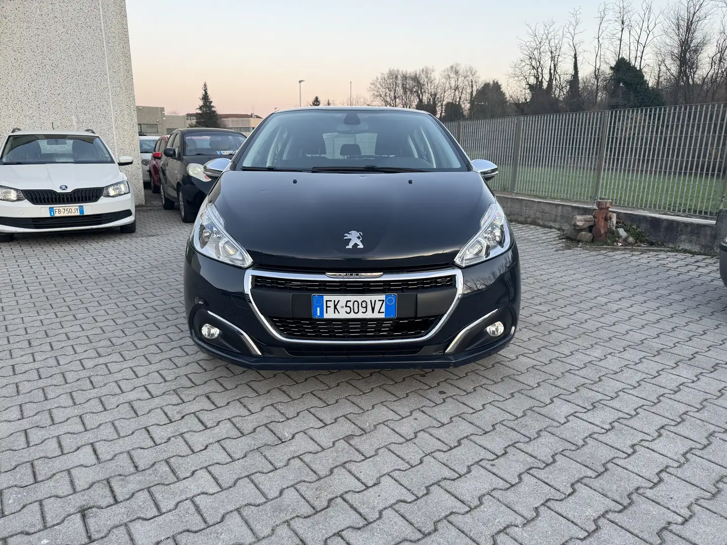 Peugeot 208 5p 1.2 puretech Allure 82cv - 1