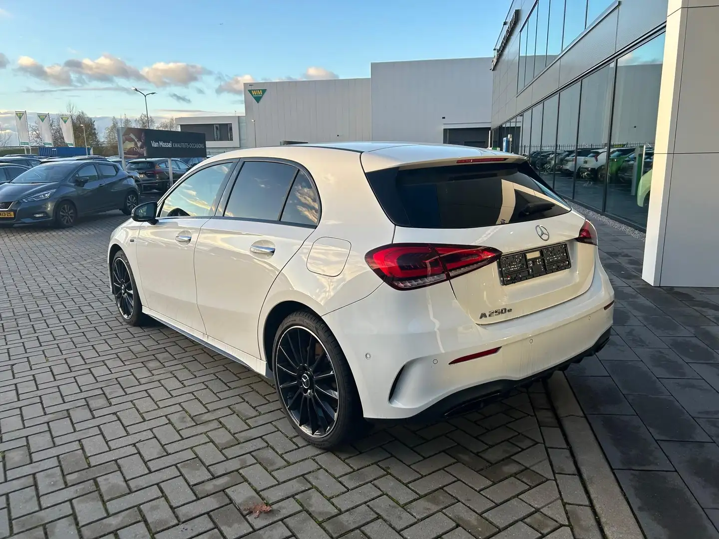 Mercedes-Benz A 250 e Business Solution AMG Limited | Burmester | Stoe Wit - 2