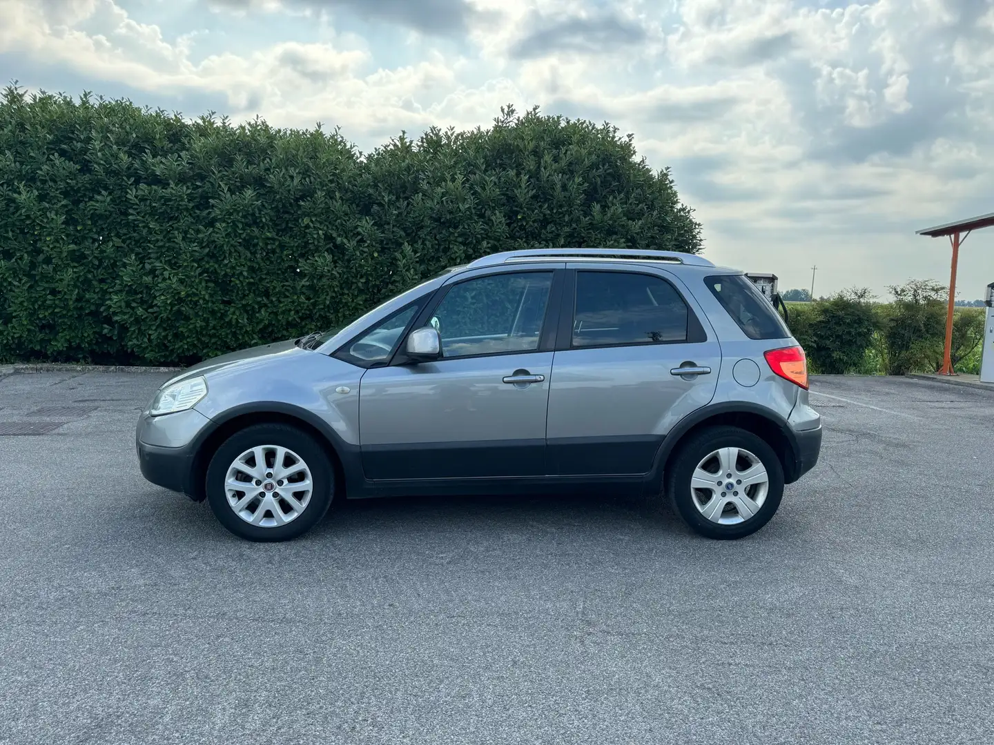 Fiat Sedici 1.9 mjt Dynamic 4x4 120cv Gris - 2