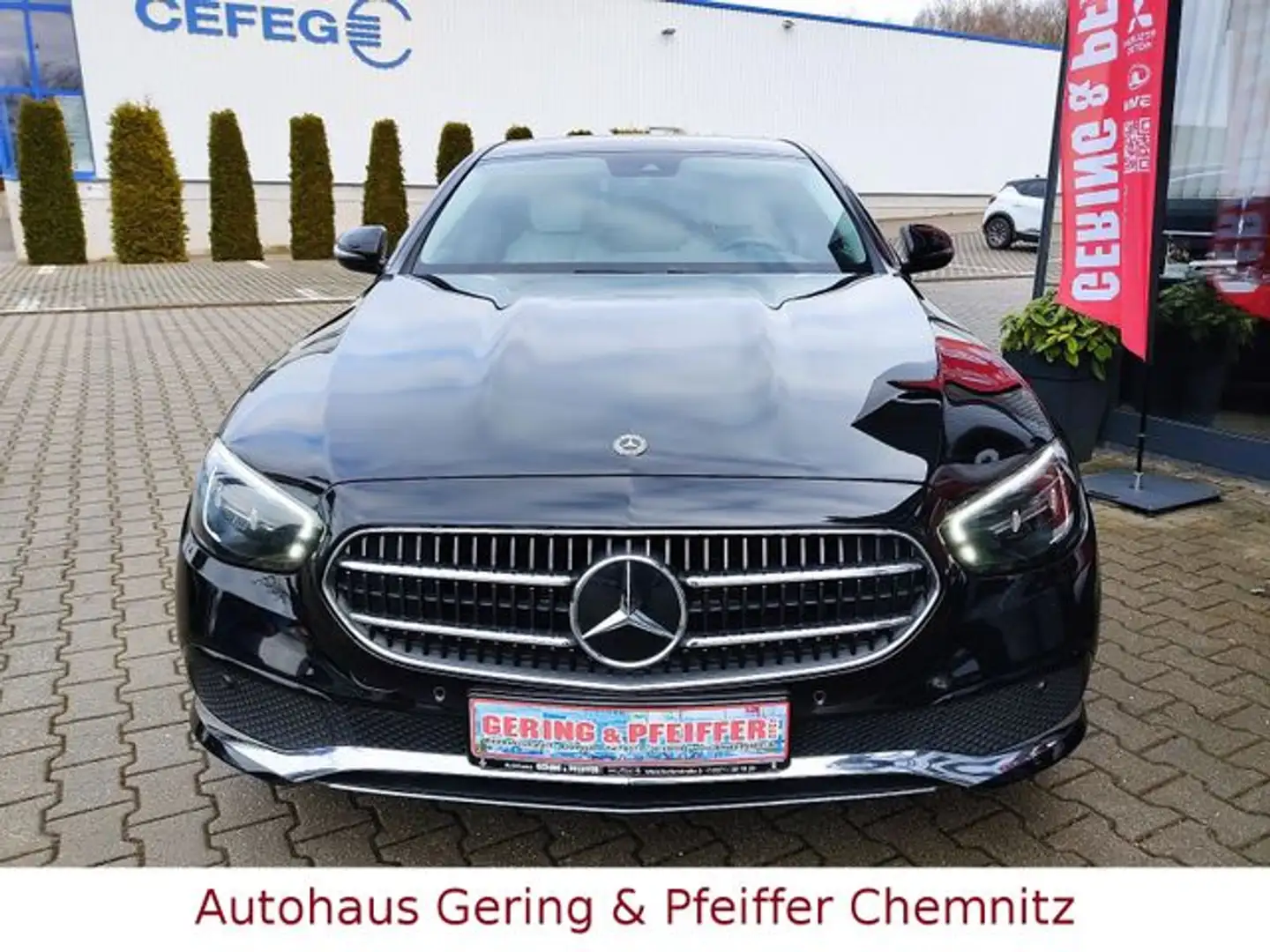 Mercedes-Benz E 200 E Limousine E 200 Mildhybrid  E 200 (213.080)  Mil Schwarz - 2
