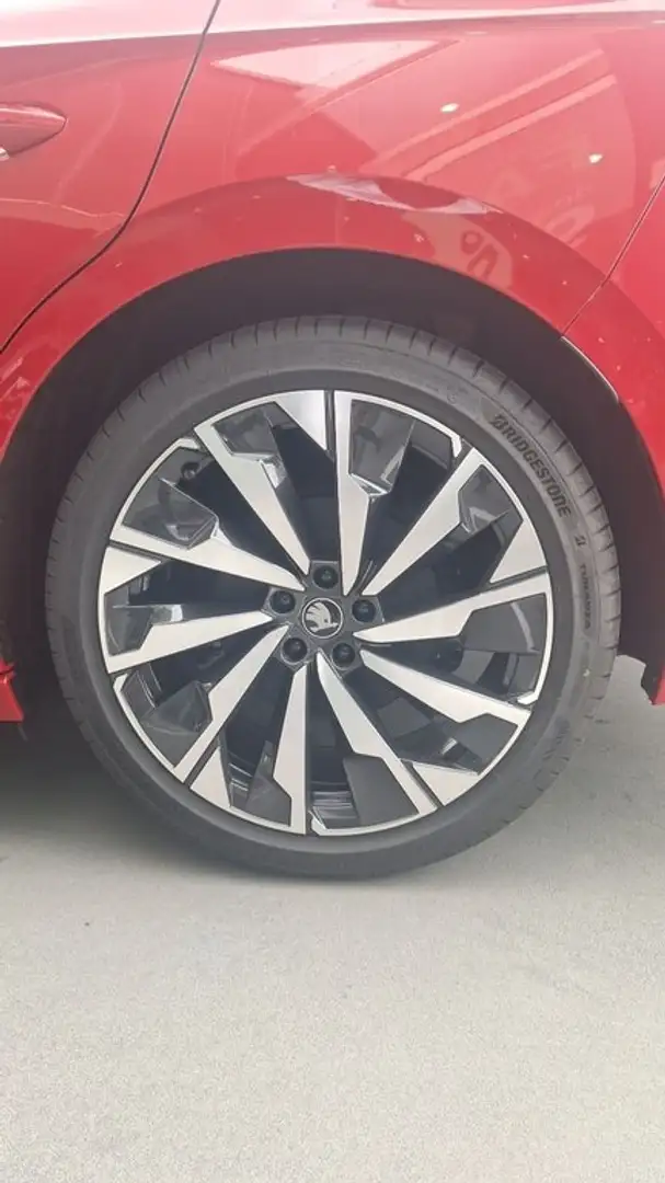 Skoda Coupe 85 Sportline 210 kW (285 CV) (5ACQK271) Червоний - 2