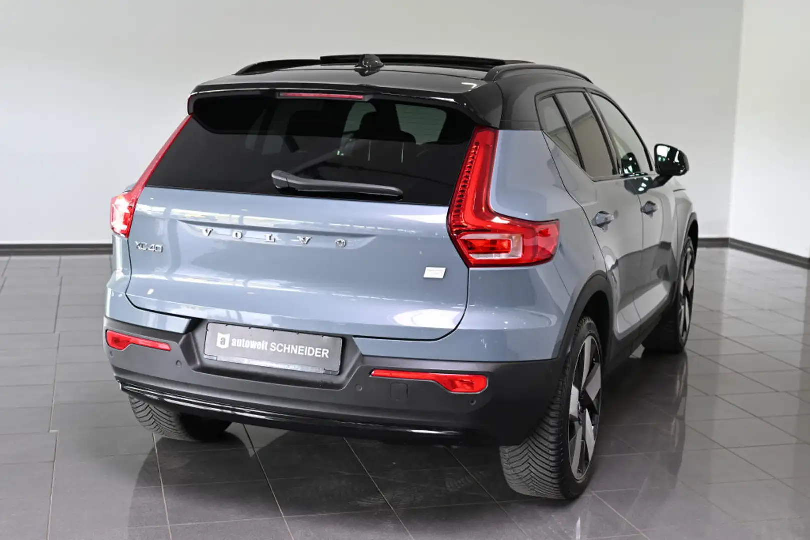 Volvo XC40 Ultimate Recharge Pure Electric AWD AHK Gris - 2