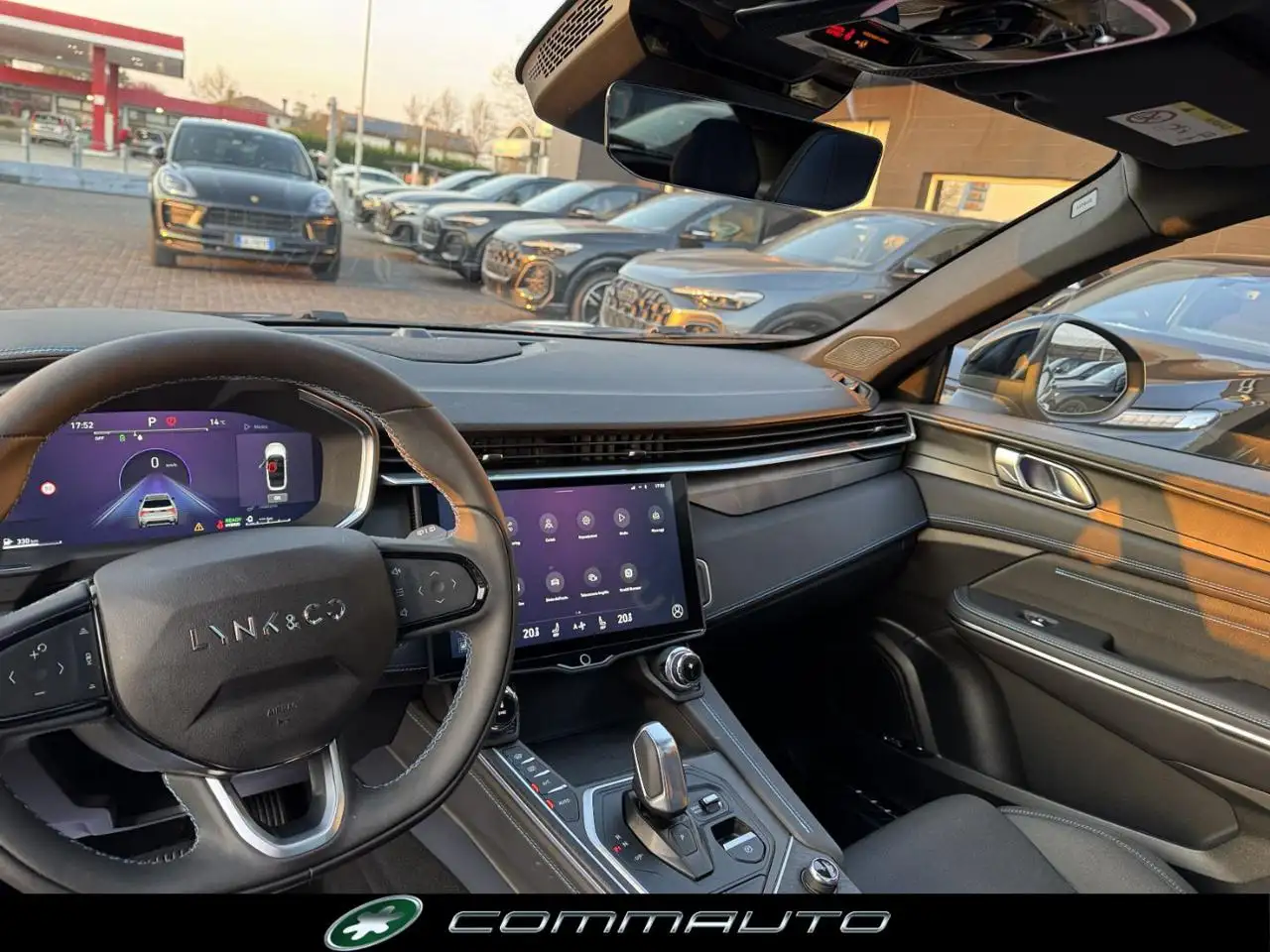 Lynk & Co 01 PHEV 11