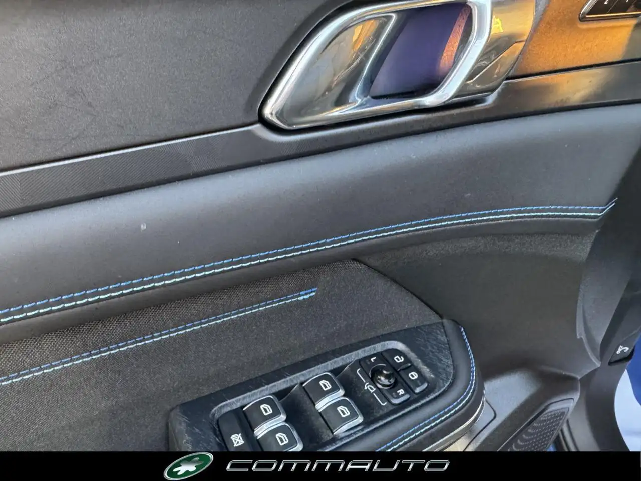 Lynk & Co 01 PHEV 13