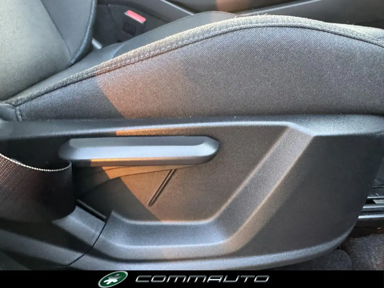 Lynk & Co 01 PHEV 32
