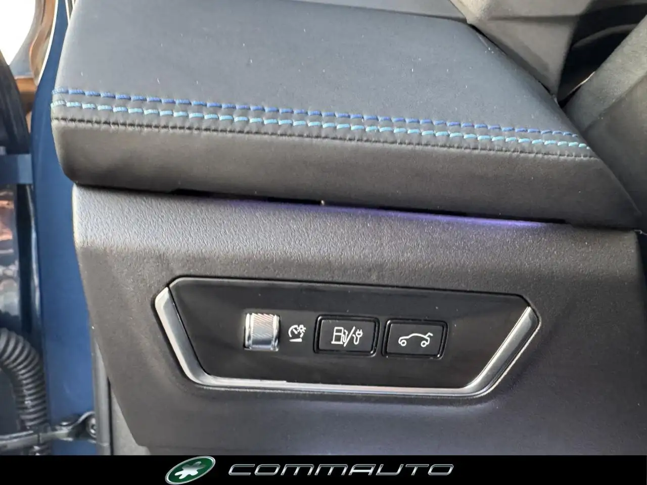 Lynk & Co 01 PHEV 16