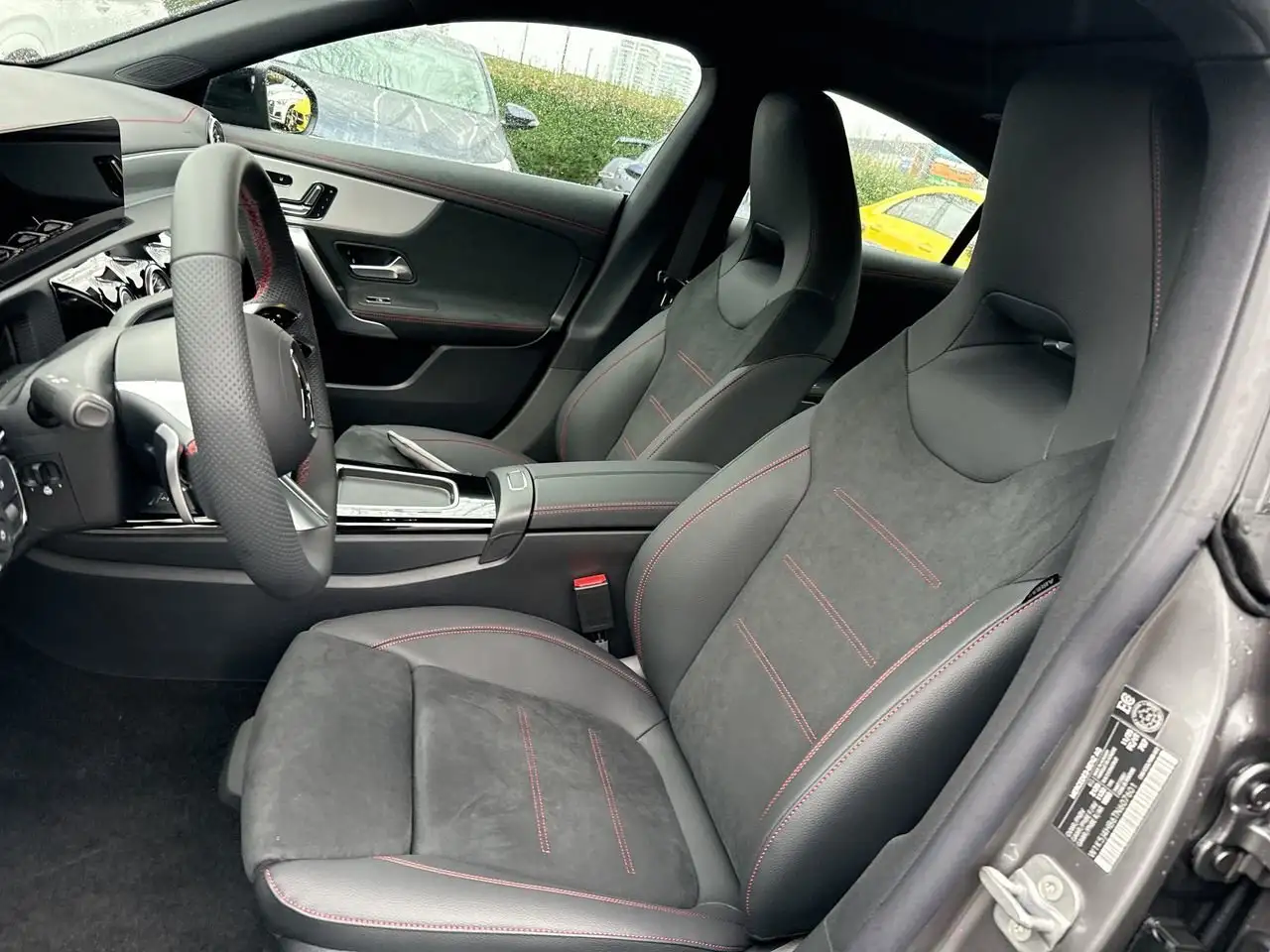 Mercedes-Benz CLA снимка Mercedes-Benz CLA