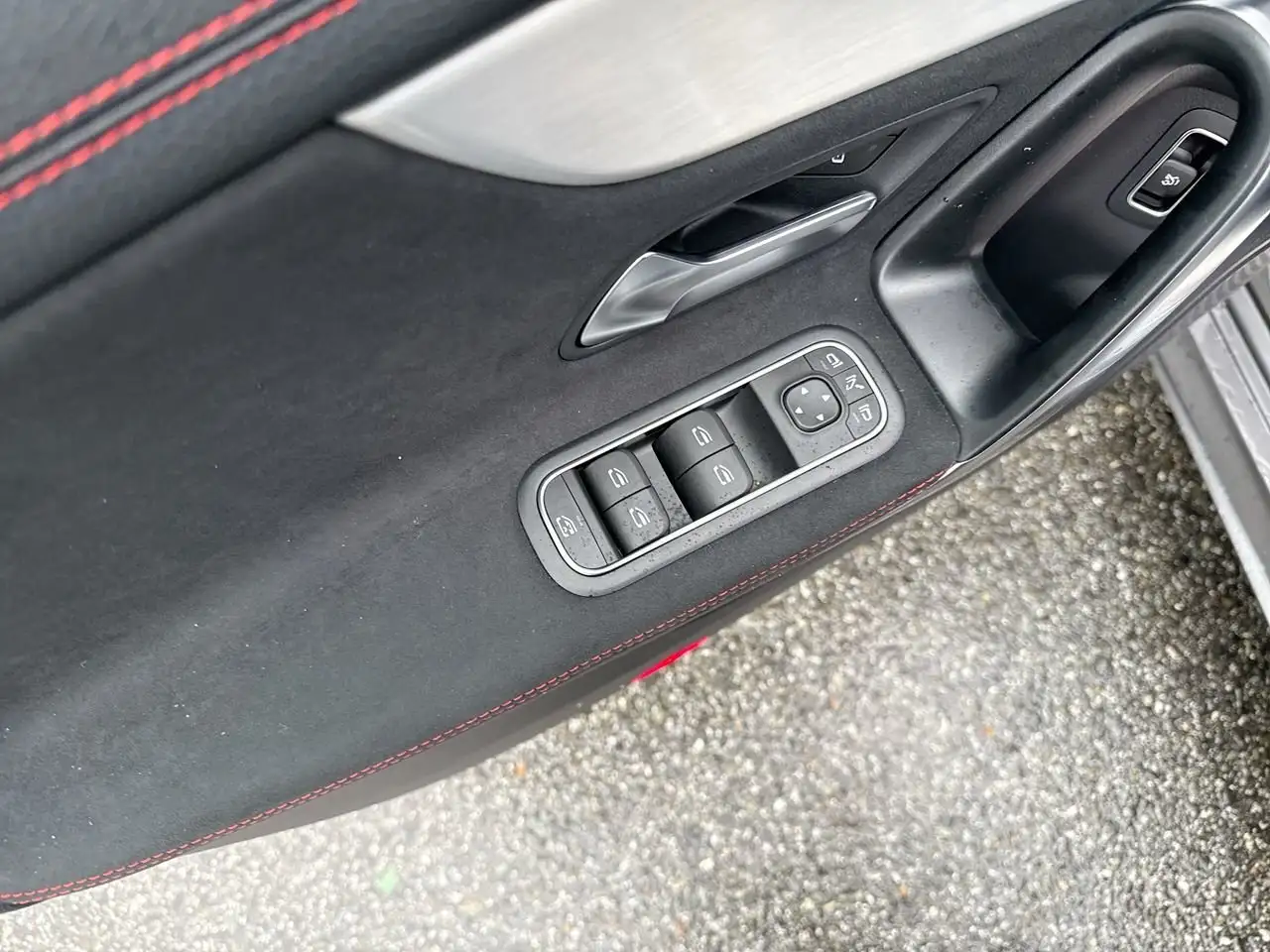 Mercedes-Benz CLA снимка Mercedes-Benz CLA
