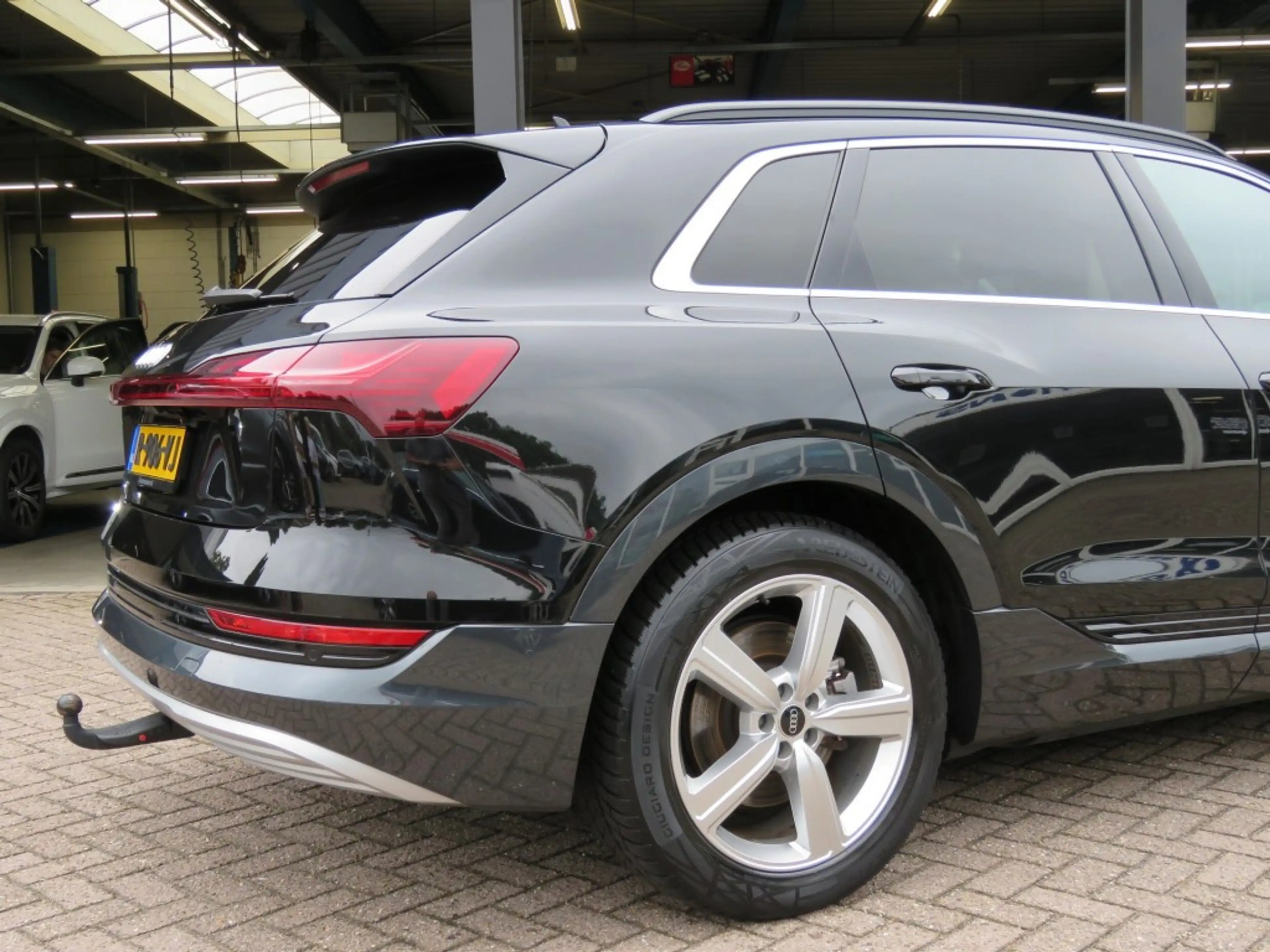 Audi e-tron 55 QUATTRO 95kWh Advanced / Trekhaak / 20 Inch / C — photo 38