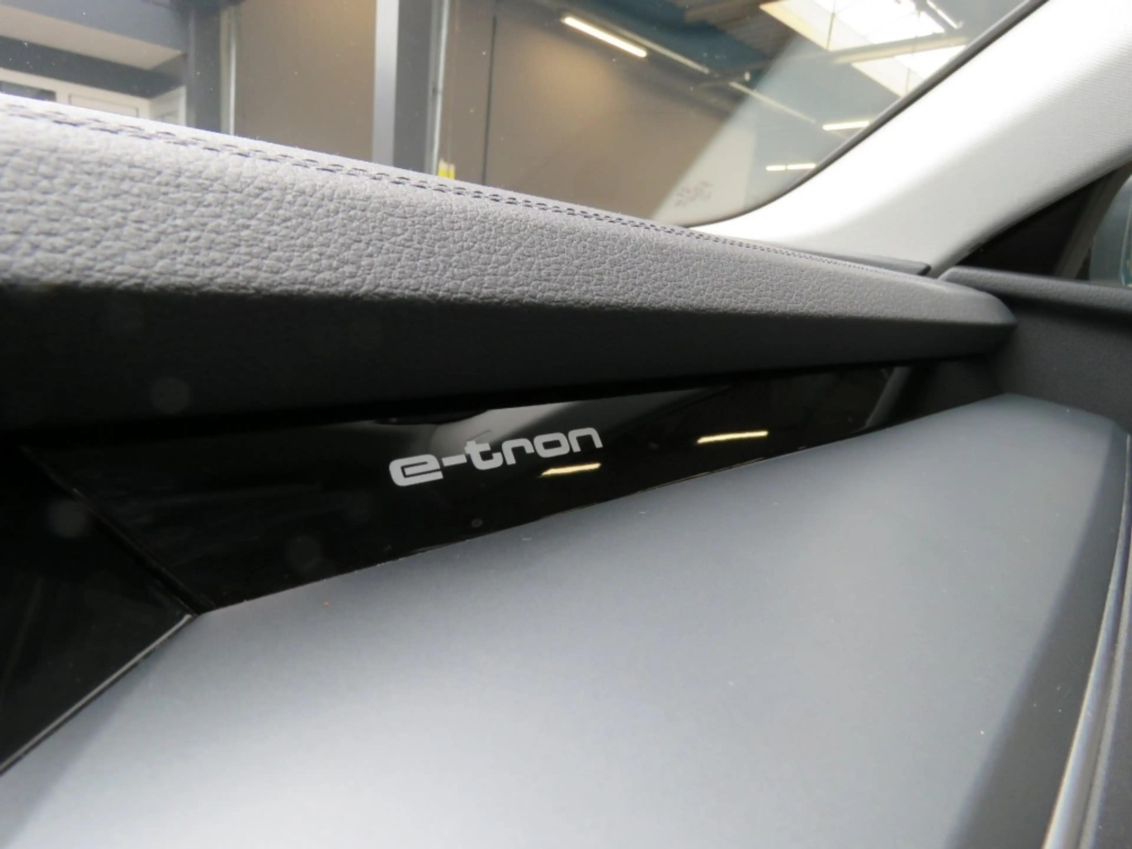Audi e-tron 55 QUATTRO 95kWh Advanced / Trekhaak / 20 Inch / C — photo 33