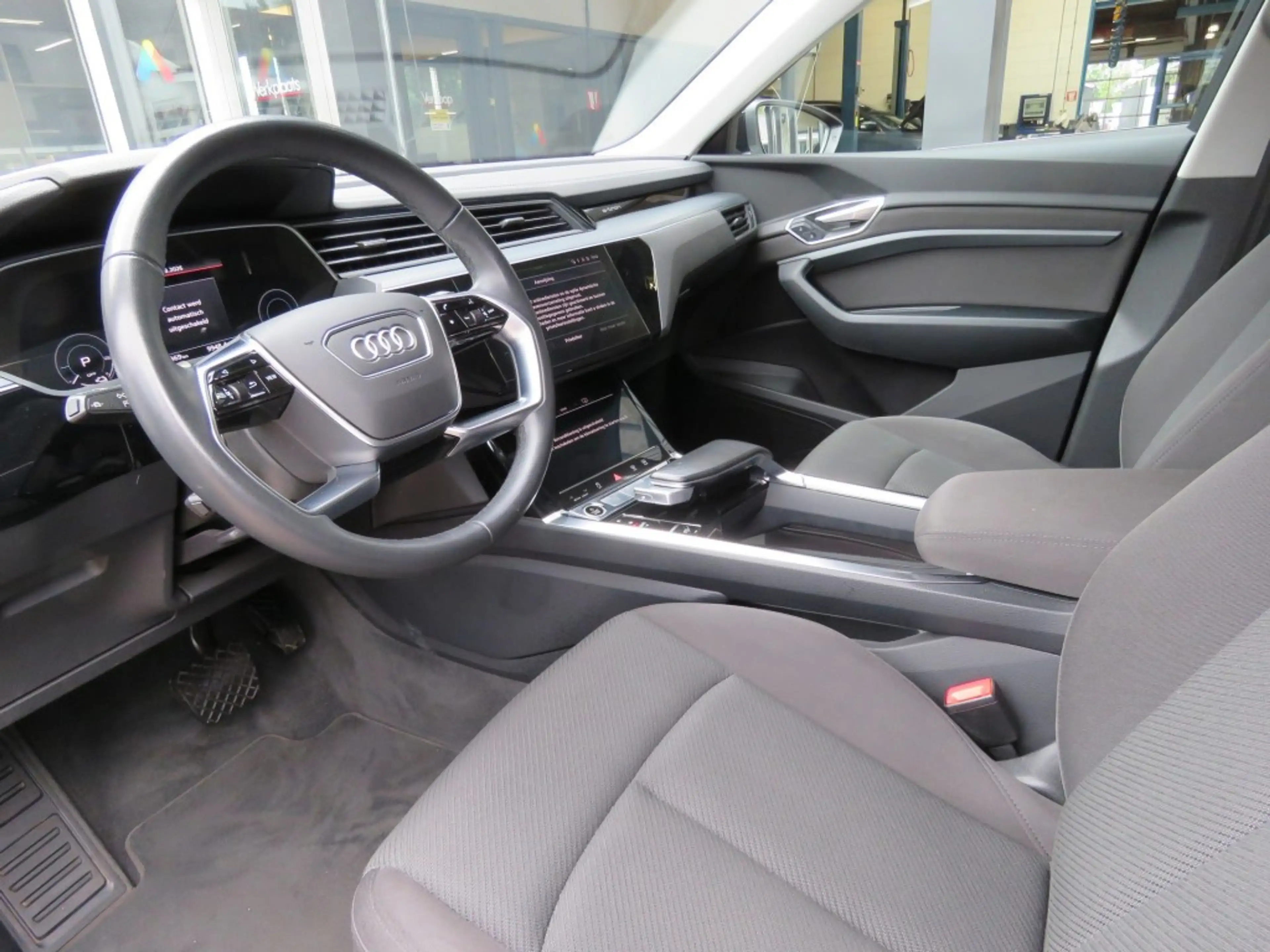 Audi e-tron 55 QUATTRO 95kWh Advanced / Trekhaak / 20 Inch / C — photo 20