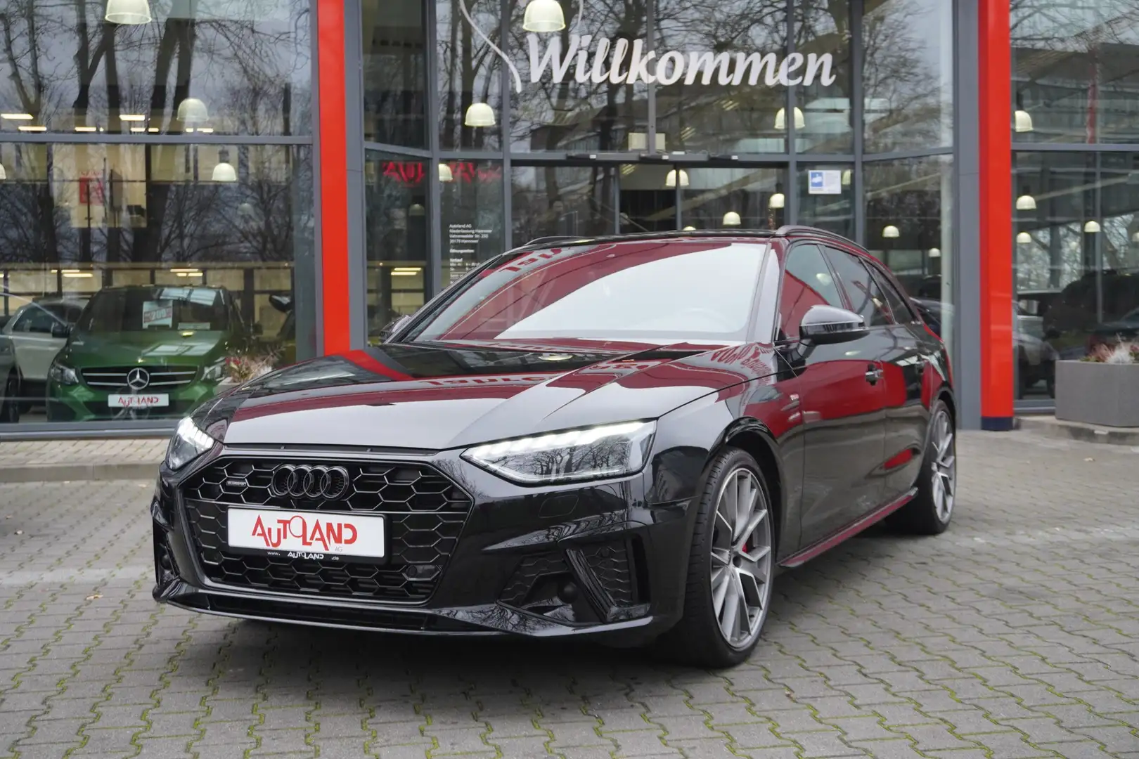 Audi A4 Avant 40 TFSI qu. 2xS line LED ACC AHK Kamera Schwarz - 2