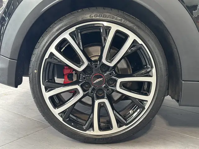 Mini Cooper view 5