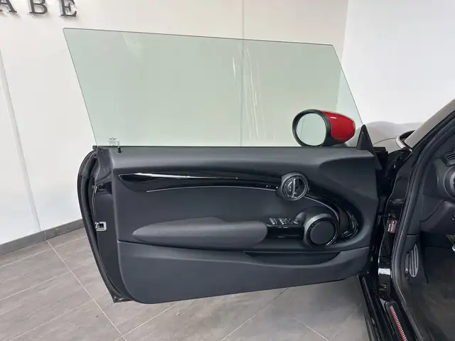 Mini Cooper view 10
