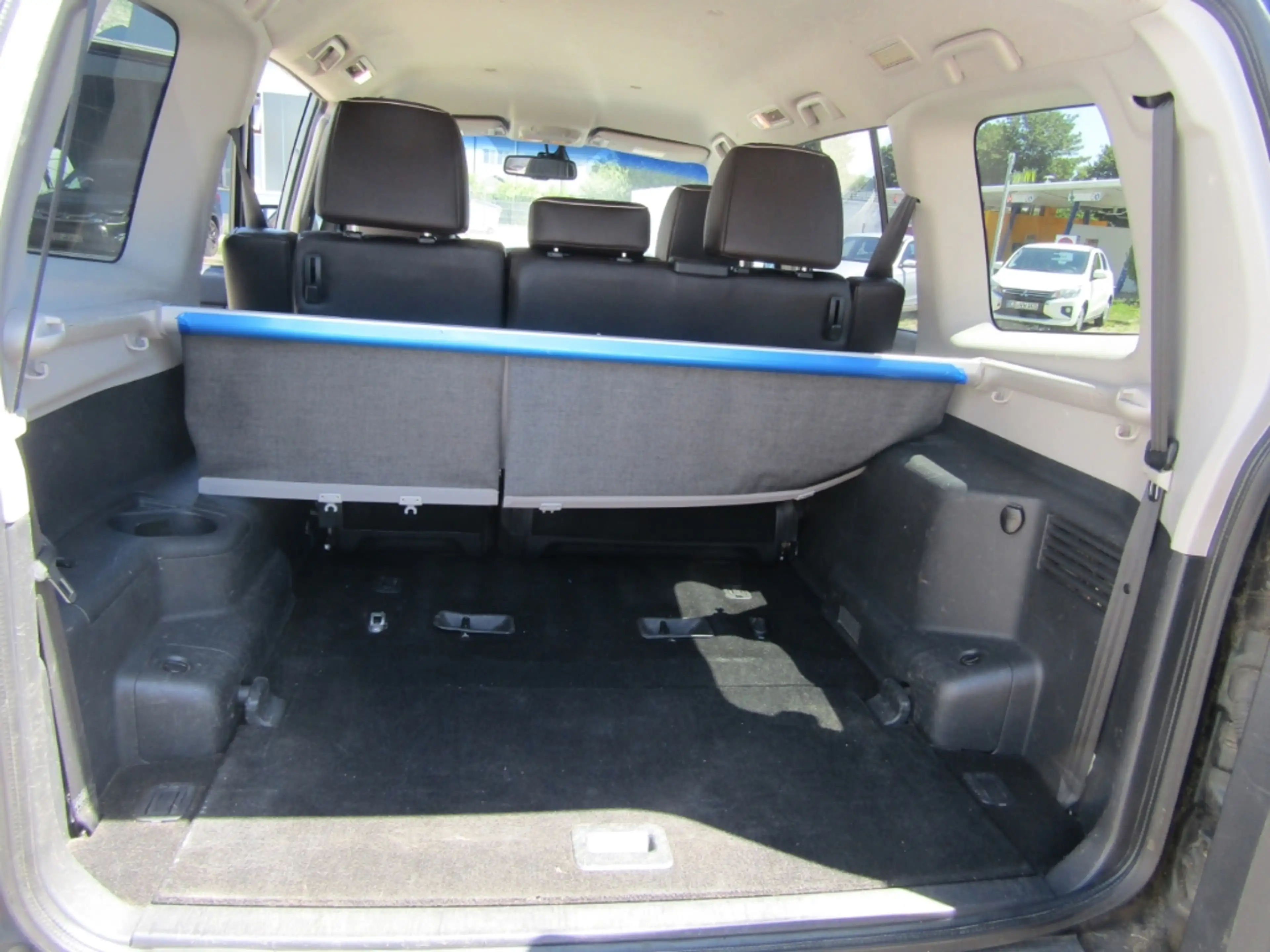 Mitsubishi Pajero 3.2 DI-D Intense AUTOMATIK KAMERA KLIMA SHZ — photo 6