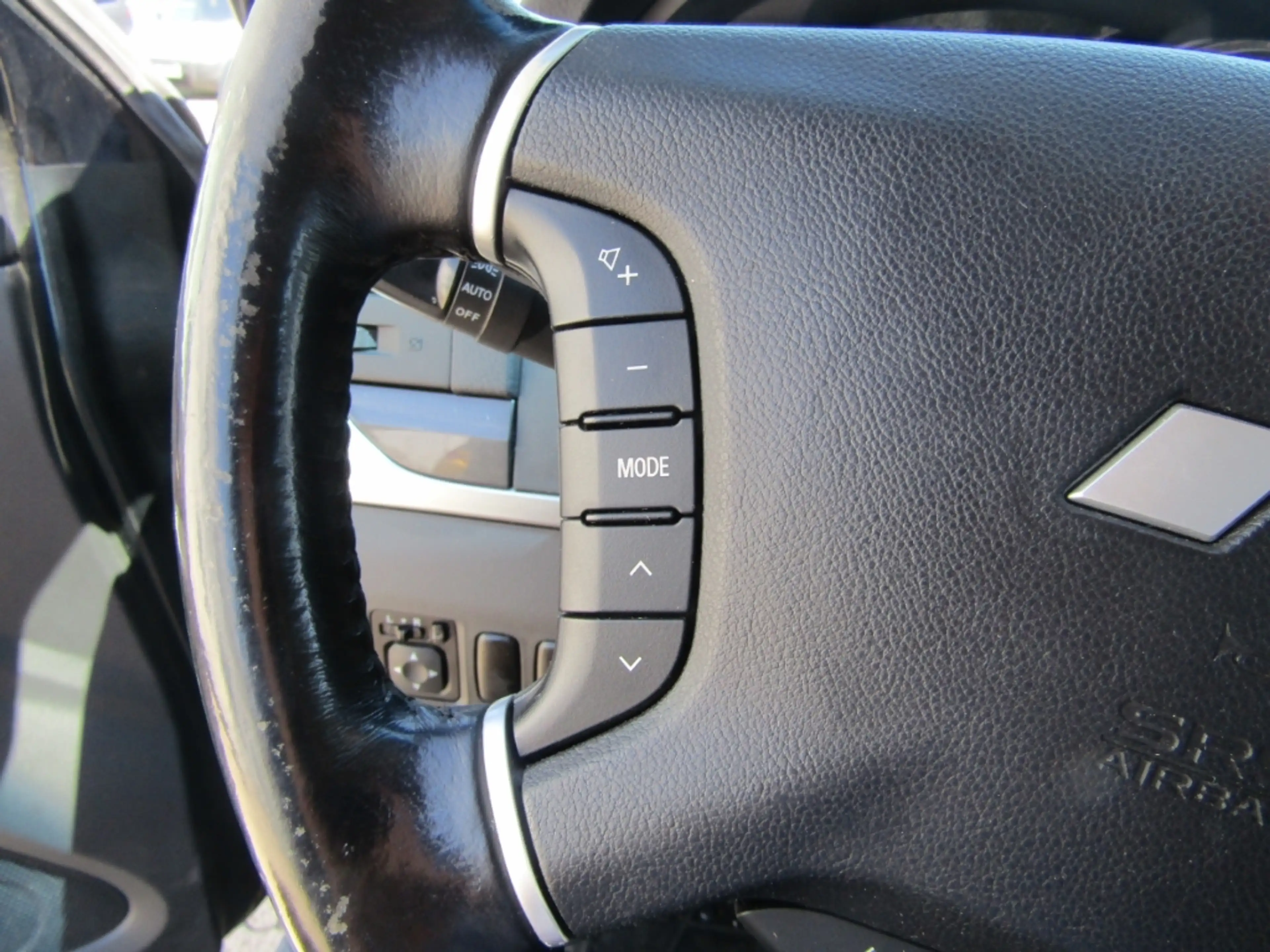 Mitsubishi Pajero 3.2 DI-D Intense AUTOMATIK KAMERA KLIMA SHZ — photo 10