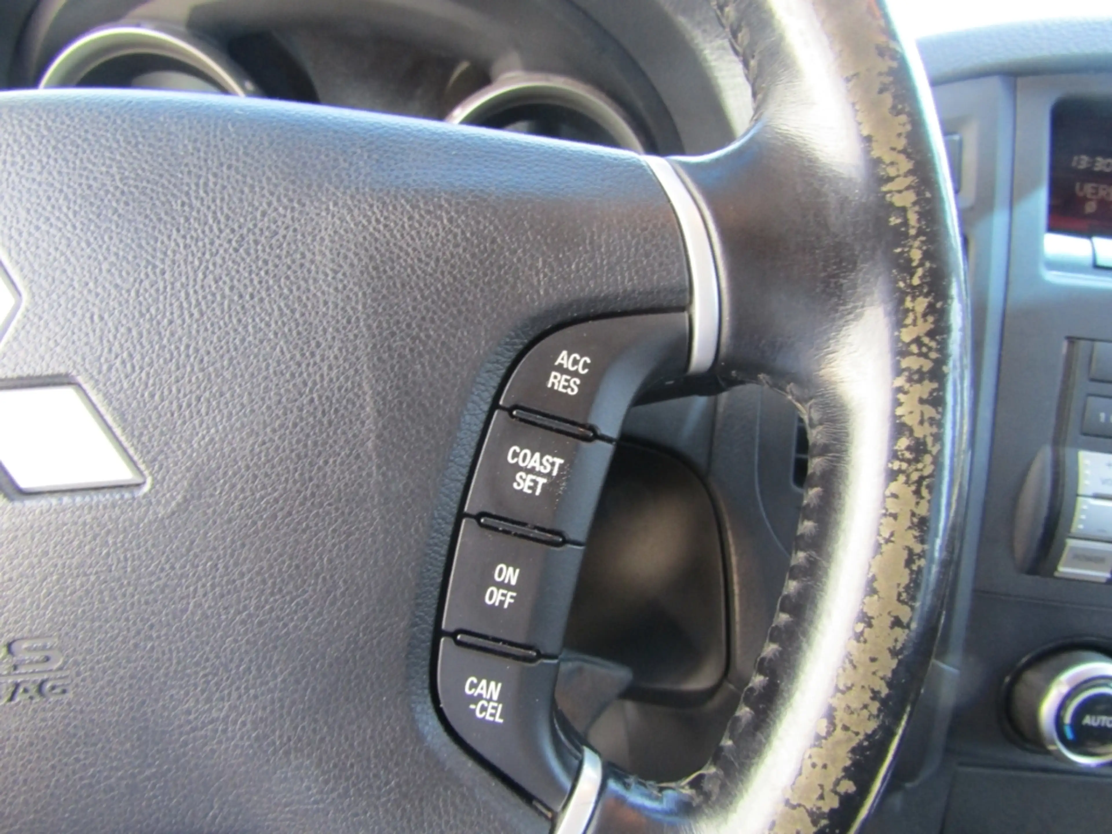 Mitsubishi Pajero 3.2 DI-D Intense AUTOMATIK KAMERA KLIMA SHZ — photo 8