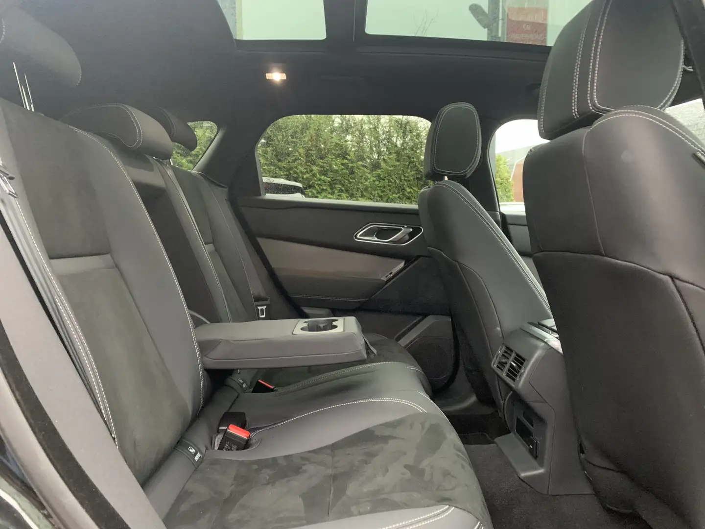 Land Rover Range Rover Velar P400e S aut., Schwarz - 2