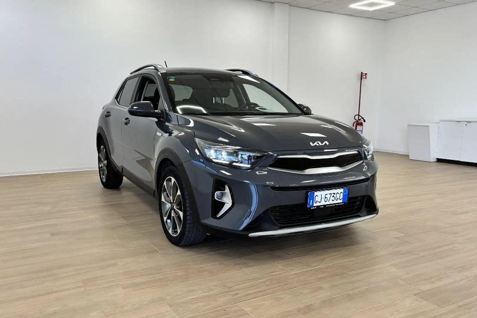 Kia Stonic 1.0 T-GDi 100 CV MHEV iMT Style Gris - 1