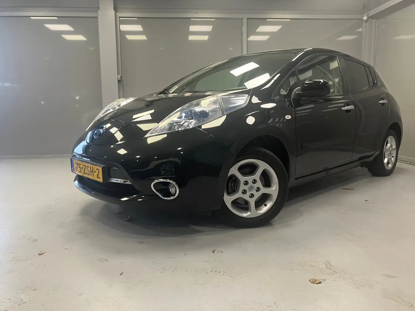 Nissan Leaf Base 24 kWh Zwart - 1